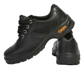 Reinforced safety shoe with a steel toe cap and slip-resistant sole, engineered for maximum protection in industrial environments.